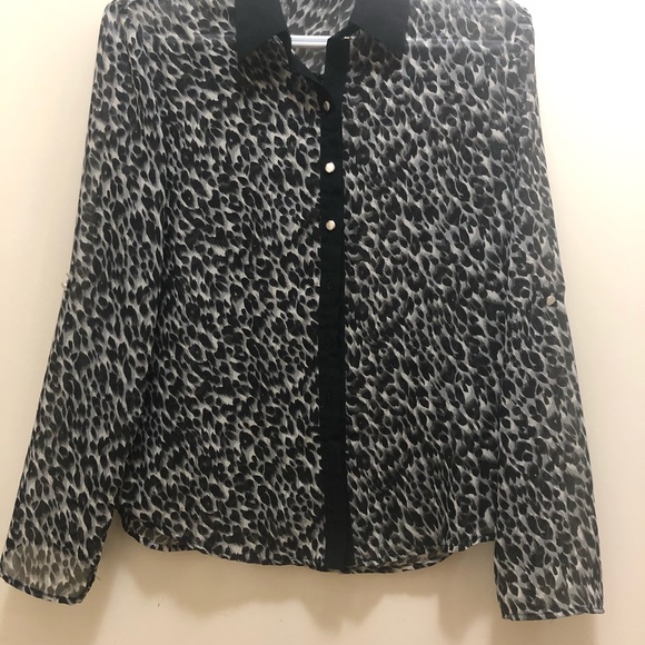 Clothes - Picture 10 of 16